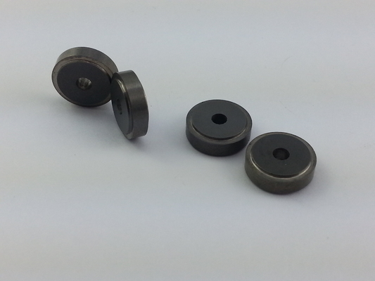 90812000 Roller Rear Lower Roller Guide is a part of the XLC7000