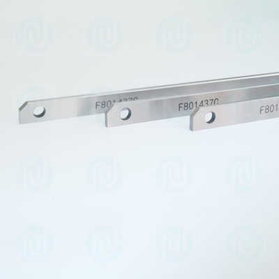 801437  Box of 10 blades 2.4 * 8.5 * 9 cm falls into the category of cutter knife blades.