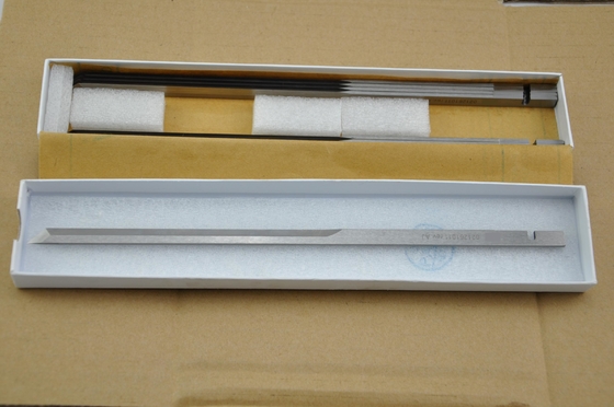 21261001 Knife Blade falls into the category of cutter knife blades.